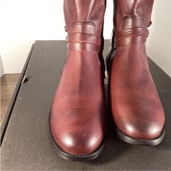 NIB Frye Melissa Belted Tall Riding boots in Merlot color, size 9. - Picture 7 of 9
